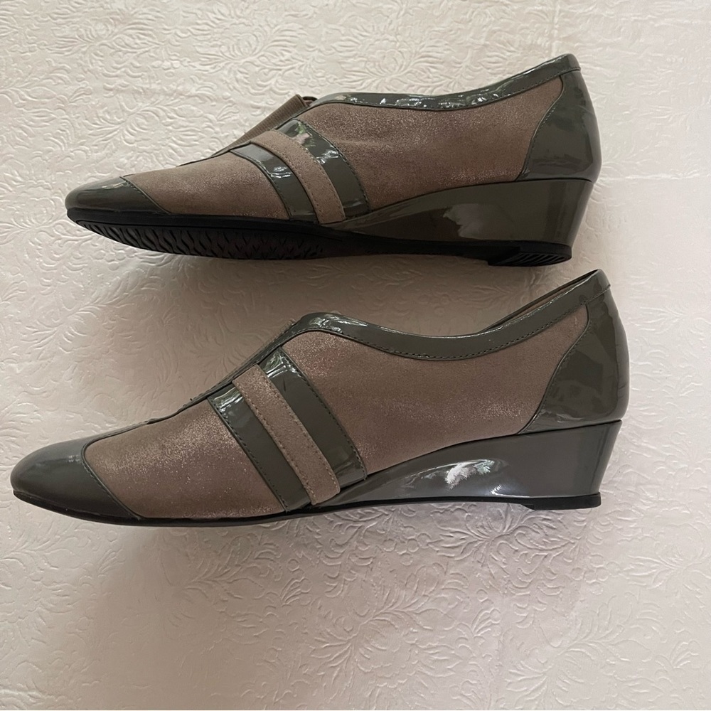 Taryn Rose Paislee Sneaker Wedge - Picture 9 of 12